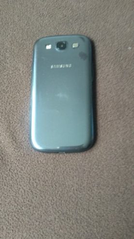 Samsung Galaxy S3 i9300 , sve mreže,sa punjačem