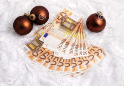 christmas-euro-banknotes-f-.jpg