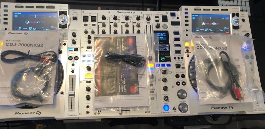 Za prodaju Novi Pioneer DJ 2x Pioneer Cdj-2000Nxs2W +1x Djm-900Nxs2W + Hdj-2000 Mk2 + Rmx-1000-W / Pioneer-dj-tour sustav 2x Pioneer cdj-tour1 +1x Pioneer djm-tour1/ Pioneer DJ Set 2x Pioneer CDJ-3000 -W +1x DJM-900NXS2-W dj-paket