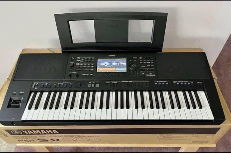 Prodati Novo Yamaha Genos2 XXL 76 tipki / Yamaha Genos XXL 76 tipki, Motif XF8, Yamaha PSR-SX900, Yamaha PSR-A5000, Korg Pa5X 61 tipka, Korg Pa4X 76 76 tipki, Korg PA-1000 61 tipka, Yamaha Montage 8, Roland FANTOM-8, Roland Fantom-X8