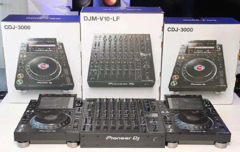 Novo Pioneer DJ CDJ-3000-W / Pioneer DJM-A9 DJ mikser / Pioneer CDJ-Tour1 / Pioneer CDJ-2000NXS2 / Pioneer DDJ RZX DJ kontroler / Pioneer DJ OPUS-QUAD DJ sustav / Pioneer DDJ-FLX10 / Pioneer Dj DDJ-REV7 DJ-kontroler / Pioneer XDJ-XZ DJ sustav / Pioneer XDJ-RX3 DJ sustav / Pioneer DDJ-RZ / Pioneer DJM-Tour1 / Pioneer DJM-900NXS2 / Pioneer DJ DJM-V10-LF / Pioneer DJM-V10 / Pioneer DJ DJM-S11 / Pioneer DDJ-1000 / Pioneer DDJ-1000SRT / Pioneer DDJ-REV7 / Allen & Heath XONE 96 DJ mikser, Denon Dj Sc6000 Prime, Pioneer DJM-S11 za Serato DJ