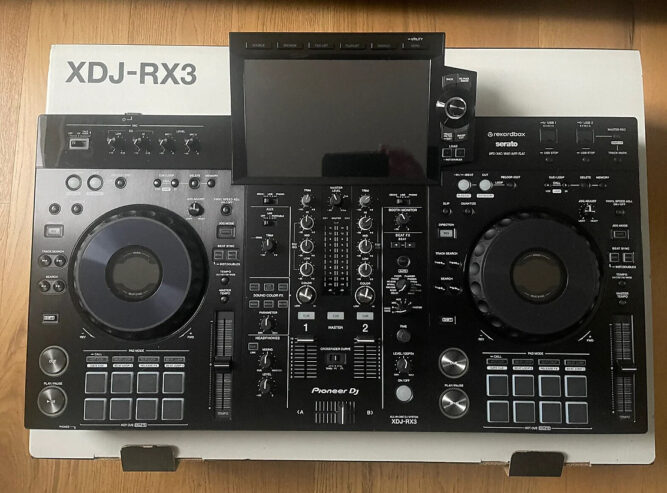 Pioneer DJ XDJ-RX3 DJ sustav , Pioneer XDJ-XZ DJ sustav , Pioneer DJ OPUS-QUAD DJ sustav ,  Pioneer DJ DDJ-FLX10, Pioneer DDJ-1000, Pioneer DDJ-1000SRT, Pioneer DJ DDJ-REV7, Pioneer CDJ-3000, Pioneer DJ DJM-A9 , Pioneer CDJ-2000NXS2, Pioneer DJM-900NXS2, Pioneer DJ DJM-V10-LF , Pioneer DJ DJM-S11, Denon DJ Prime 4+ , Allen & Heath Xone:96,   PLAYdifferently MODEL 1,   Rane Four