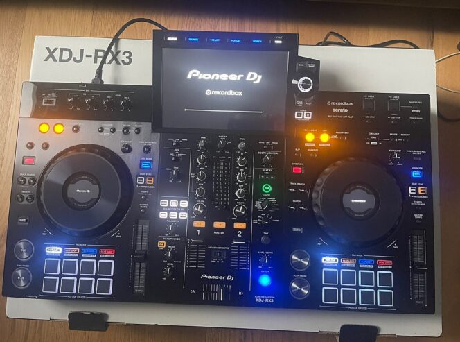 Pioneer DJ XDJ-RX3 DJ sustav , Pioneer XDJ-XZ DJ sustav , Pioneer DJ OPUS-QUAD DJ sustav ,  Pioneer DJ DDJ-FLX10, Pioneer DDJ-1000, Pioneer DDJ-1000SRT, Pioneer DJ DDJ-REV7, Pioneer CDJ-3000, Pioneer DJ DJM-A9 , Pioneer CDJ-2000NXS2, Pioneer DJM-900NXS2, Pioneer DJ DJM-V10-LF , Pioneer DJ DJM-S11, Denon DJ Prime 4+ , Allen & Heath Xone:96,   PLAYdifferently MODEL 1,   Rane Four